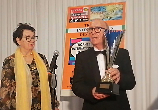Le critique d'art, Antoine Antolini, délégué des Editions EDMC, lors de l'attribution des Trophées Internationaux des Arts 2022