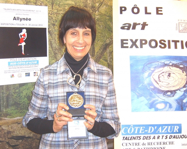 ALLYNEE RECOIT LA MEDAILLE D'HONNEUR TALENTS DES ARTS D'AUJOURD'HUI JANVIER 2012, UNE BELLE OUVERTURE D'ANNÉE ART ET MODE