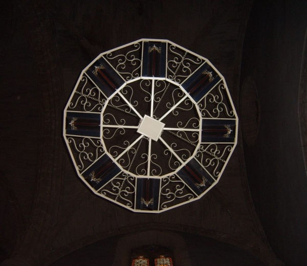 53 Luminaire en fer forgé