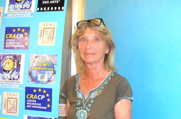 Louise BRESSANGE, nous parle de la Côte-d'Azur en peinture ou en pastels, un talent qui en un style fauve et  figuratif nous jette sous le regard toute l'énergie colorée du paysage côtier. Un jeu d'harmonies fortes, comme elle en a le secret. 