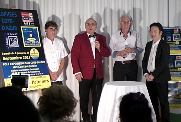 De G a Dr. JM VIOLO membre Jury, A. ANTOLINI, Délégué Editions EDMC, A DELIC, président Jury, E. VAN LONG membre Jury