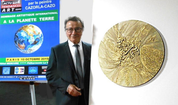 Cazorla-Cazo, peintre, durant l'Exposition-Hommage 