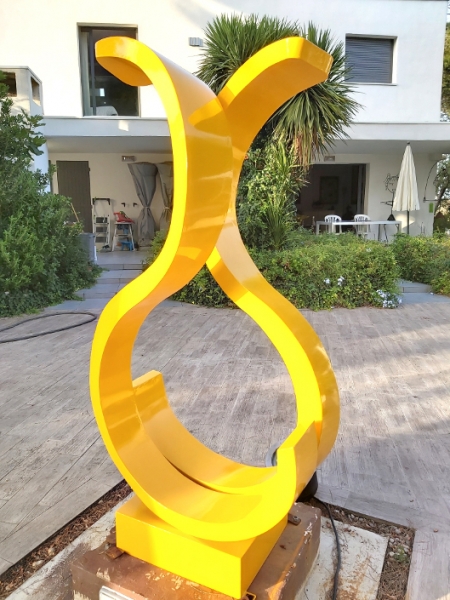 Sculpture monumentale, oeuvre de Chantal DERDERIAN-CHRISTOL, peintre, sculptrice 