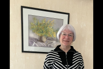 Nicole GUYON, pratique l'art du pastel sur toute la gamme qui va du figuratif académique au surréalisme, ce sont ses émotions intérieures qu'elle exprime, qu'elle aime faire partager à son public. Lauréate du Palmarès 2025.