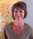 LA PEINTRE ROSELINE AL OUMAMI : UNE ABSTRACTION COSMIQUE EMPLIE D'UNE SENSIBILITÉ IMMATÉRIELLE QUI TRANSCENDE L'ESPACE ET LE TEMPS 