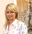 LA PEINTRE MARTINE BEAUMONT, INVENTE UNE ORIGINALITÉ 