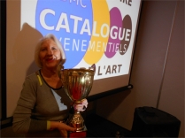 La peintre Betty de Rus à reçu le Trophée Commémoratif de l'Hommage pour son Exposition-Hommage 