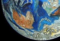 Exposition-Hommage à la Planète Terre PARIS 2019. Oeuvre de Cazorla-Cazo Plan rapproché.